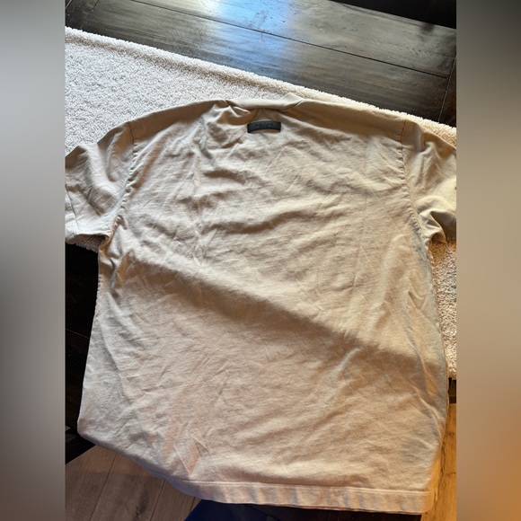 Essentials tee - Picture 3 of 3